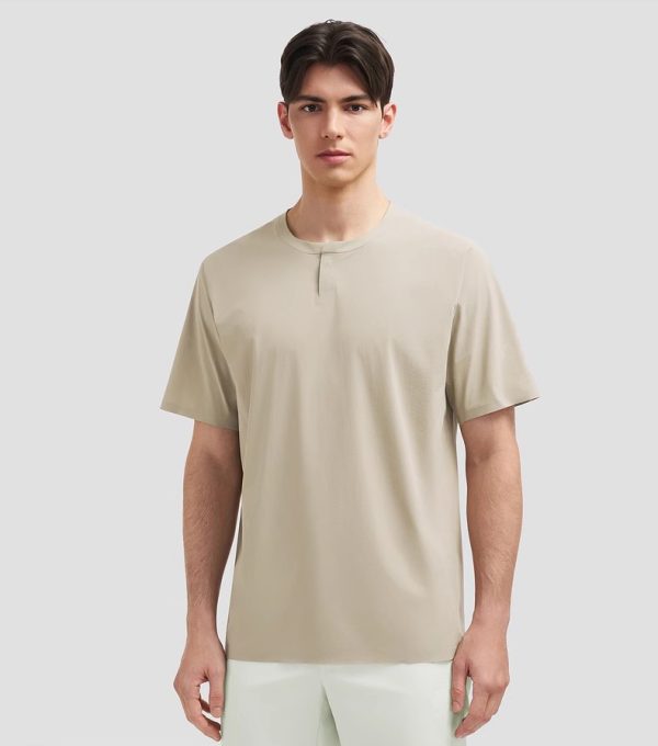 Elevated Urban Commute Men's Performance Short-Sleeve T-Shirt