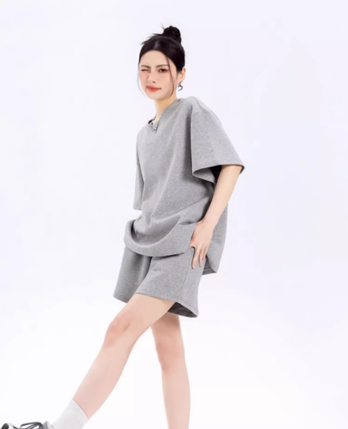 Summer Women's Fashionable Athleisure Outfits two-piece set with loose short-sleeved top and high-waisted shorts