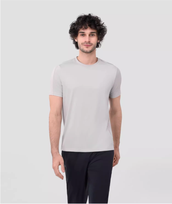 Soft Breathable Moisture-Wicking Fabric Seamless Tshirt No-Chafe Design Ideal for Running and Daily Wear