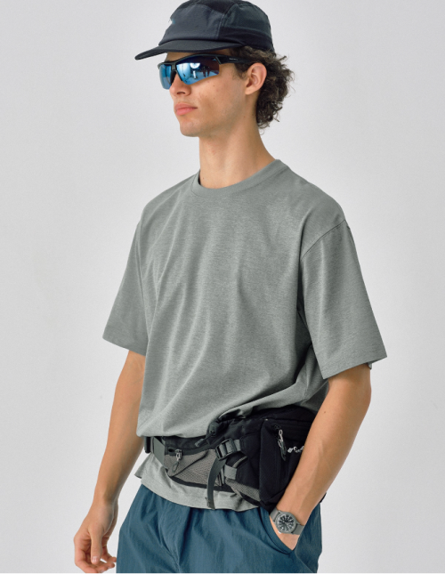 Men's Ultra Breathable Moisture-Wicking Workout Clothes  for Maximum Comfort and Performance