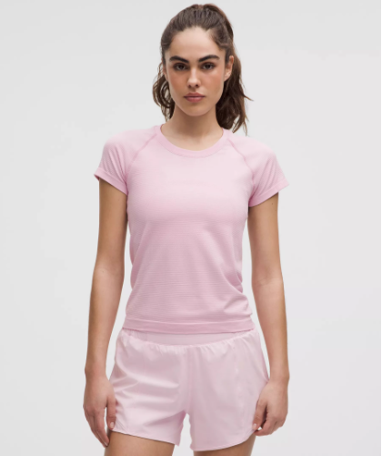 Women's Summer Activewear T-Shirts Lightweight Casual Workout Tee for Gym Running Soft Breathable Streetwear Comfort Top