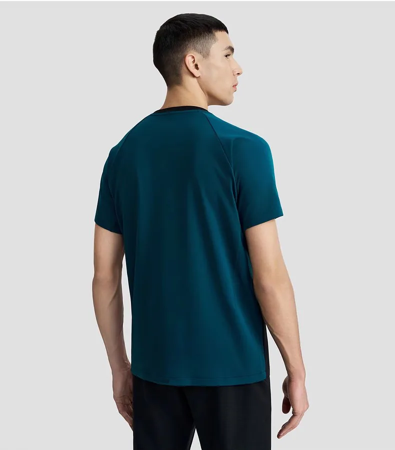 TRAINING Series Camiseta de punto de manga corta transpirable con protección solar para hombre
