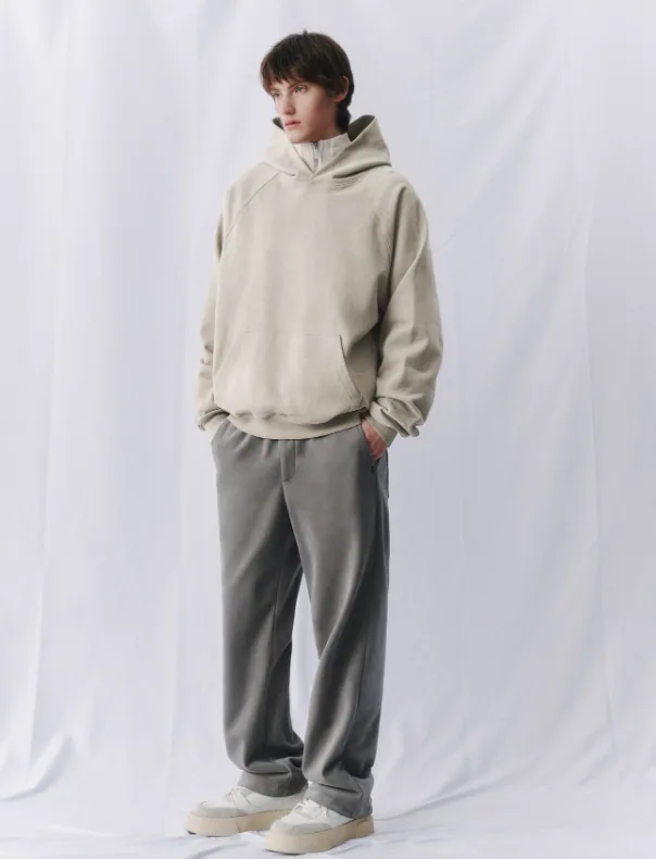 Fabbrica di felpe personalizzate, da stampe vuote a stampe in grassetto. Vestibilità personalizzata (oversize/slim) per squadre e individui