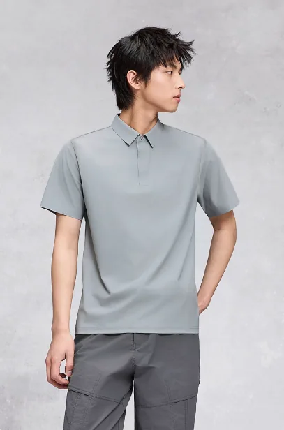Polos sans couture de qualité supérieure, respirants et évacuant l'humidité, parfaits pour les activités professionnelles décontractées et de plein air.