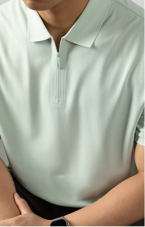 Polo de lujo sin costuras Camiseta con costuras pegadas confeccionada en Italia para una sofisticación sin esfuerzo