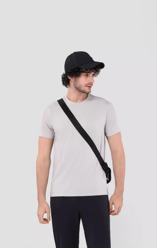 Tissu doux et respirant qui évacue l'humidité, t-shirt sans couture, design sans frottement, idéal pour la course et un usage quotidien.