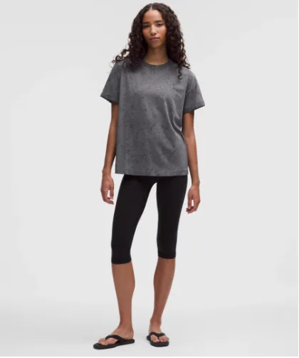 Abbigliamento elasticizzato professionale Completo da ufficio a palestra Maglietta da allenamento versatile 2 in 1 da donna Senza rughe Assorbimento dell'umidità