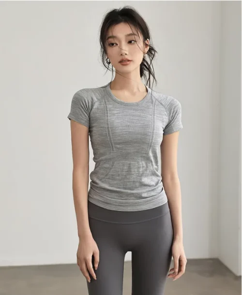 Tenues professionnelles et élégantes sans couture pour le bureau et la salle de sport, prêtes pour toutes les occasions.