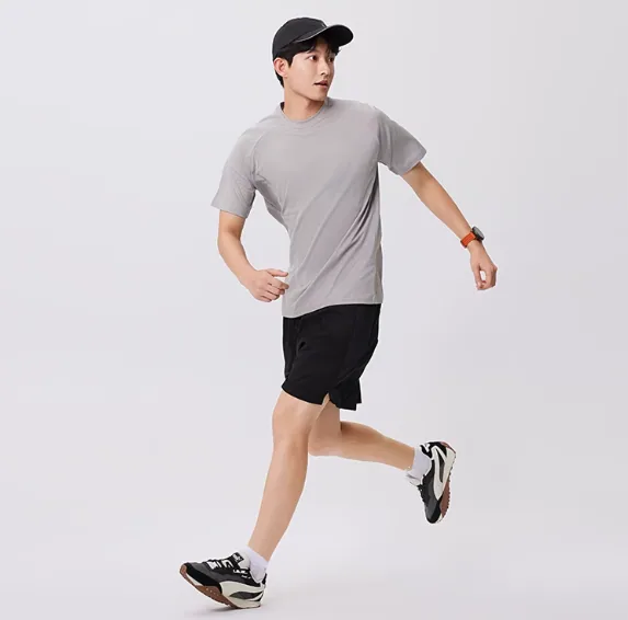 Magliette da palestra performanti da uomo traspiranti, maglietta da allenamento traspirante ad asciugatura rapida per la corsa e l'allenamento incrociato