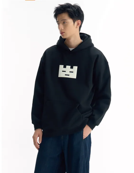 Usine de sweat à capuche avec des logos et des motifs personnalisés en mélange de coton doux, délai d'exécution rapide pour les entreprises et les rassemblements