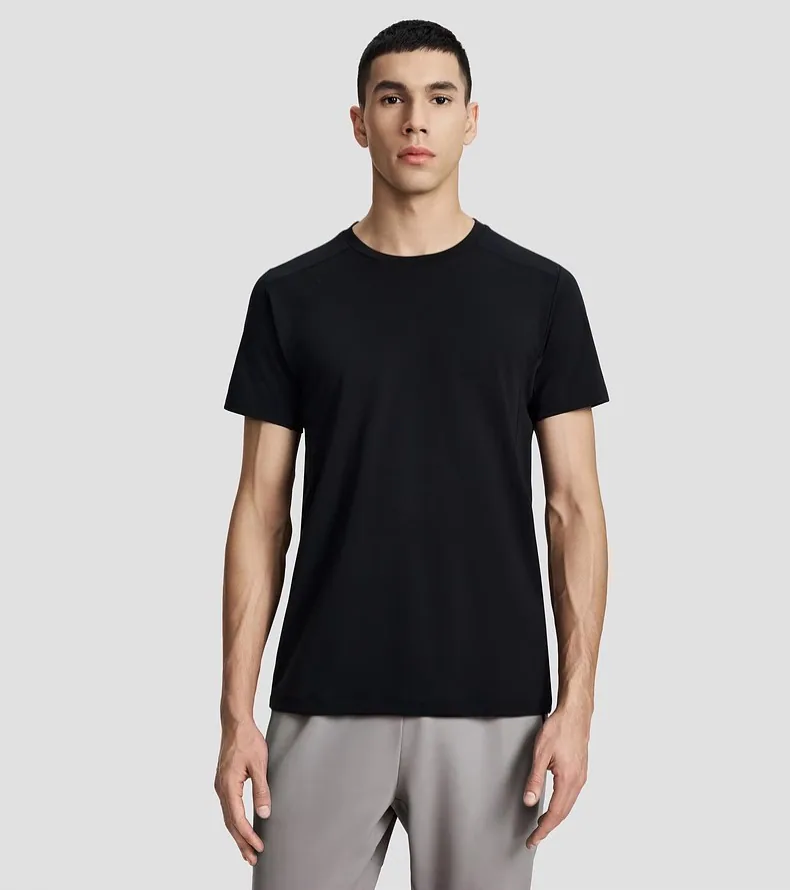 TRAINING Series Camiseta de punto de manga corta transpirable con protección solar para hombre