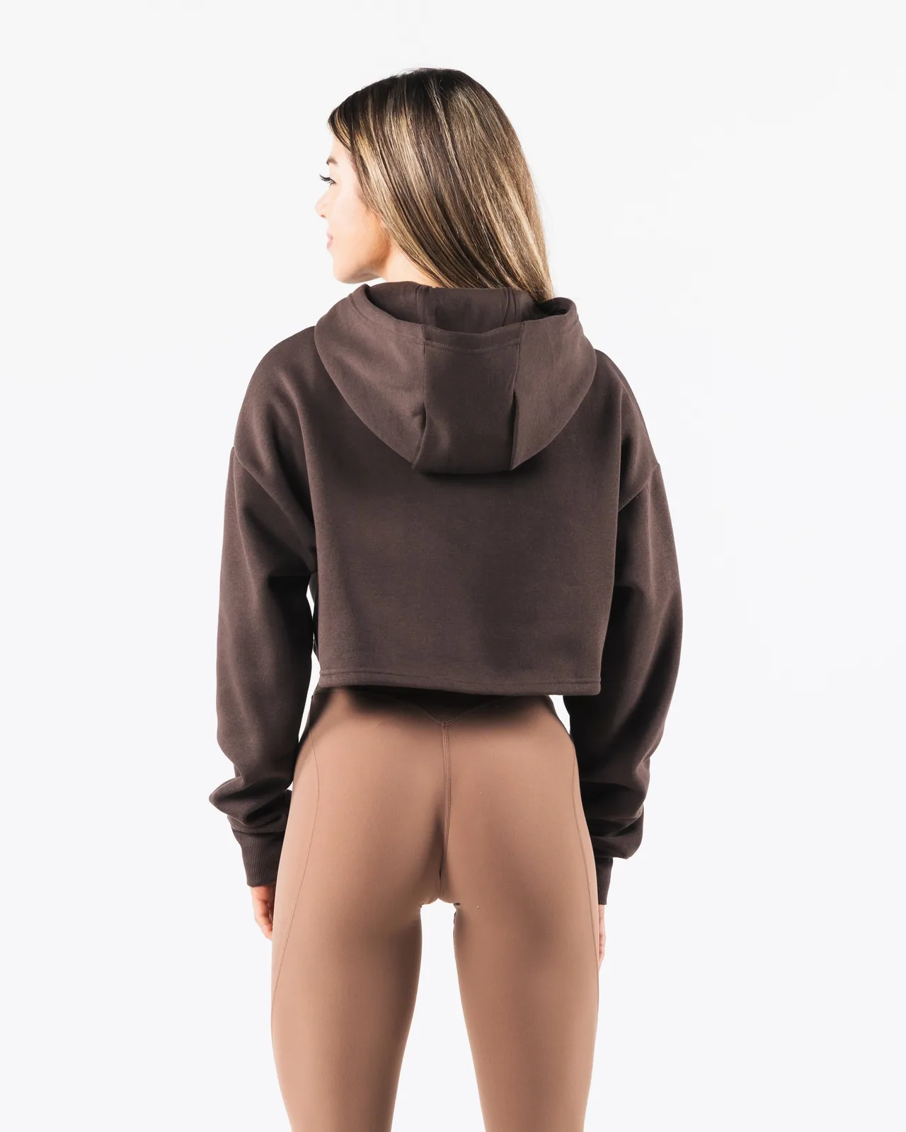 Sudadera con capucha corta y corte relajado de manga larga para mujer